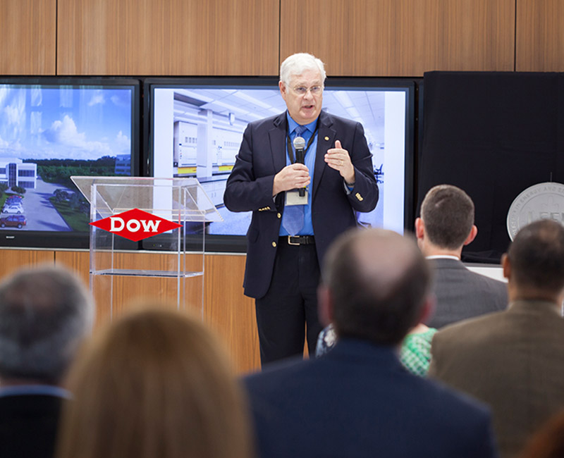 PR-Photo_Dow-speaking.jpg